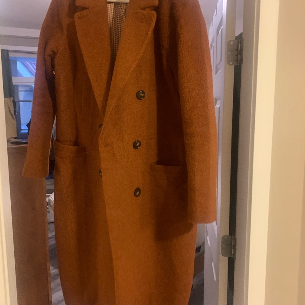 Beautiful Long Wool/Polyester Fully Lined Coat
